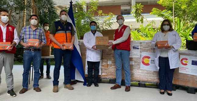 El Embajador de España acompañó en el acto al Ministro Comisionado de COPECO y al Viceministro de Salud