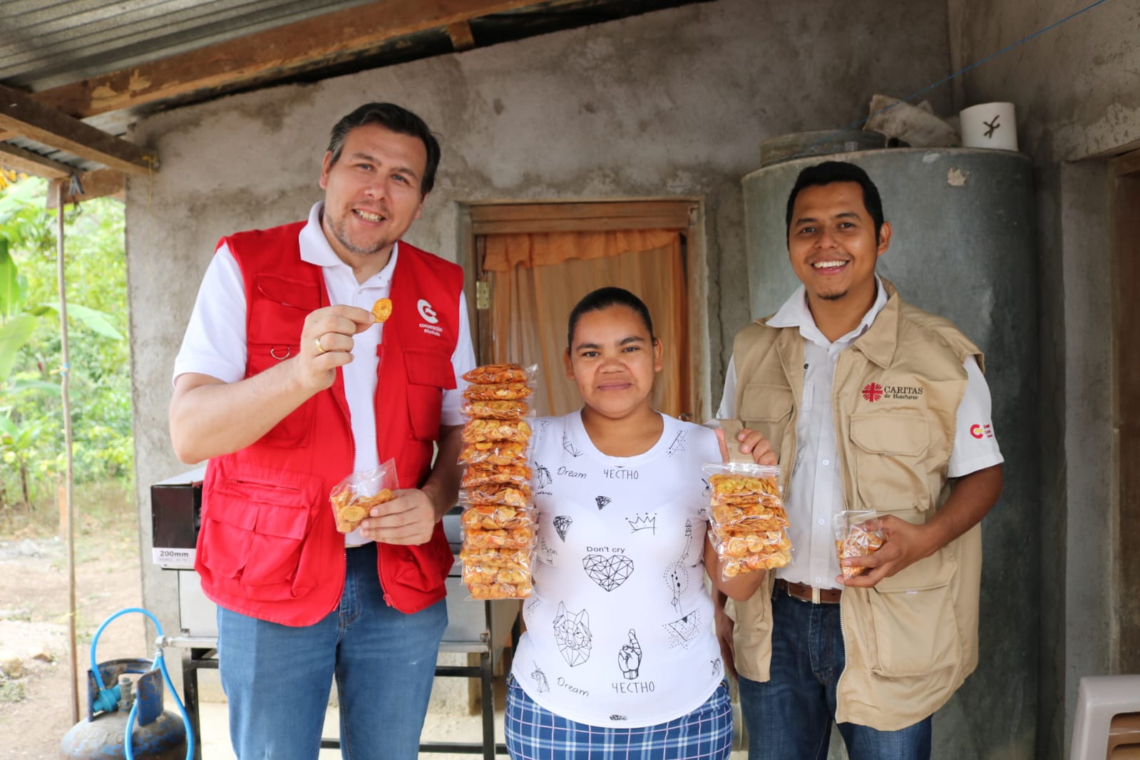 Mejoran las condiciones de vida de más de 4,000 indígenas del departamento de Yoro y La Paz