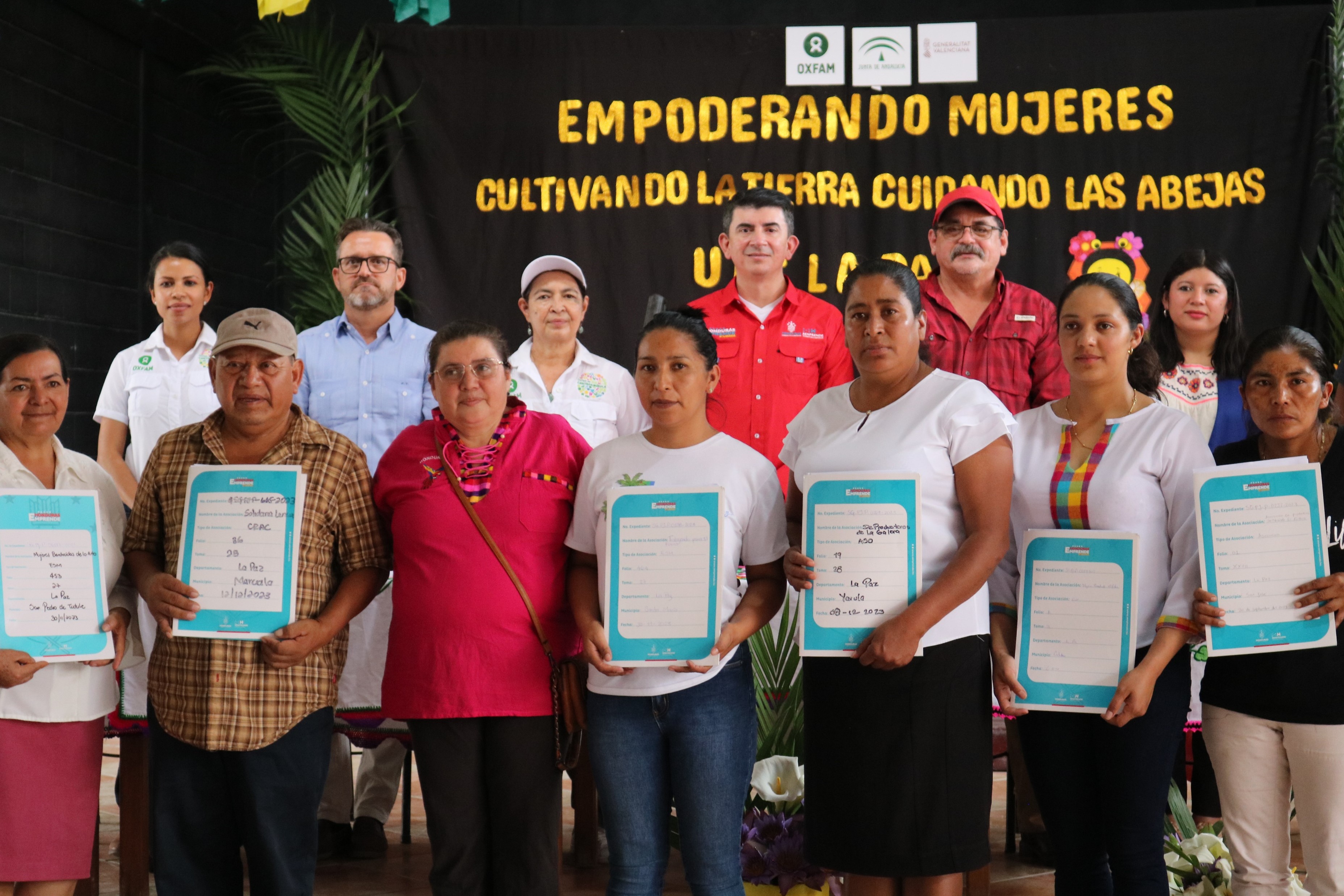 COOPERACIÓN ESPAÑOLA ACOMPAÑA LA ENTREGA DE PERSONERÍA JURÍDICA A 10 GRUPOS ORGANIZADOS DE LA PAZ