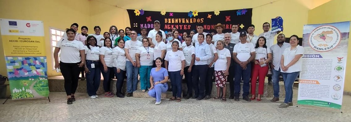 Intercambio de experiencias fortalece estrategia de Atención Integral a la Niñez entre el personal de salud y monitoras voluntarias de Olancho