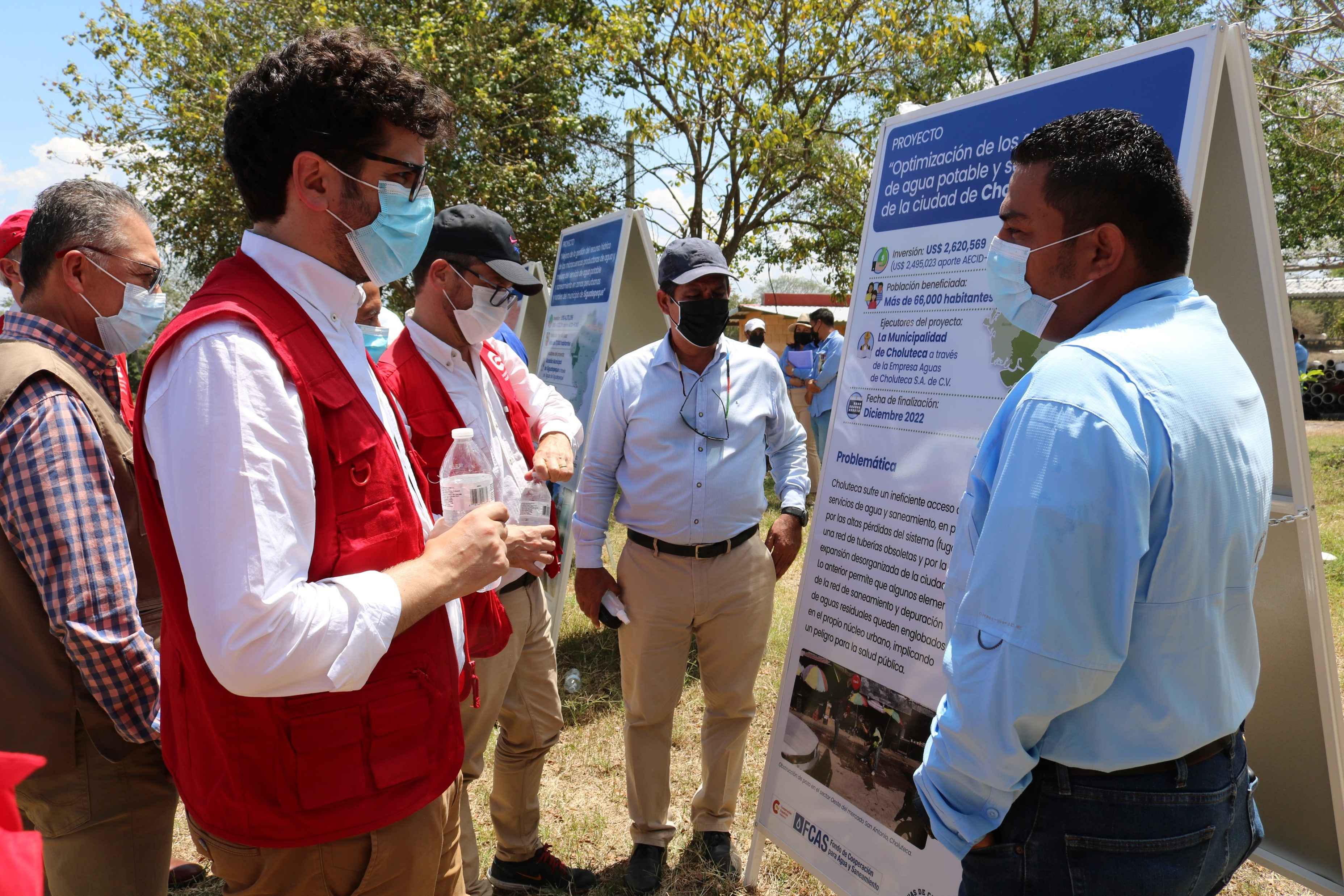 Inauguración de Exposición Fotográfica de proyectos FCAS en conmemoración al Día Mundial del Agua.