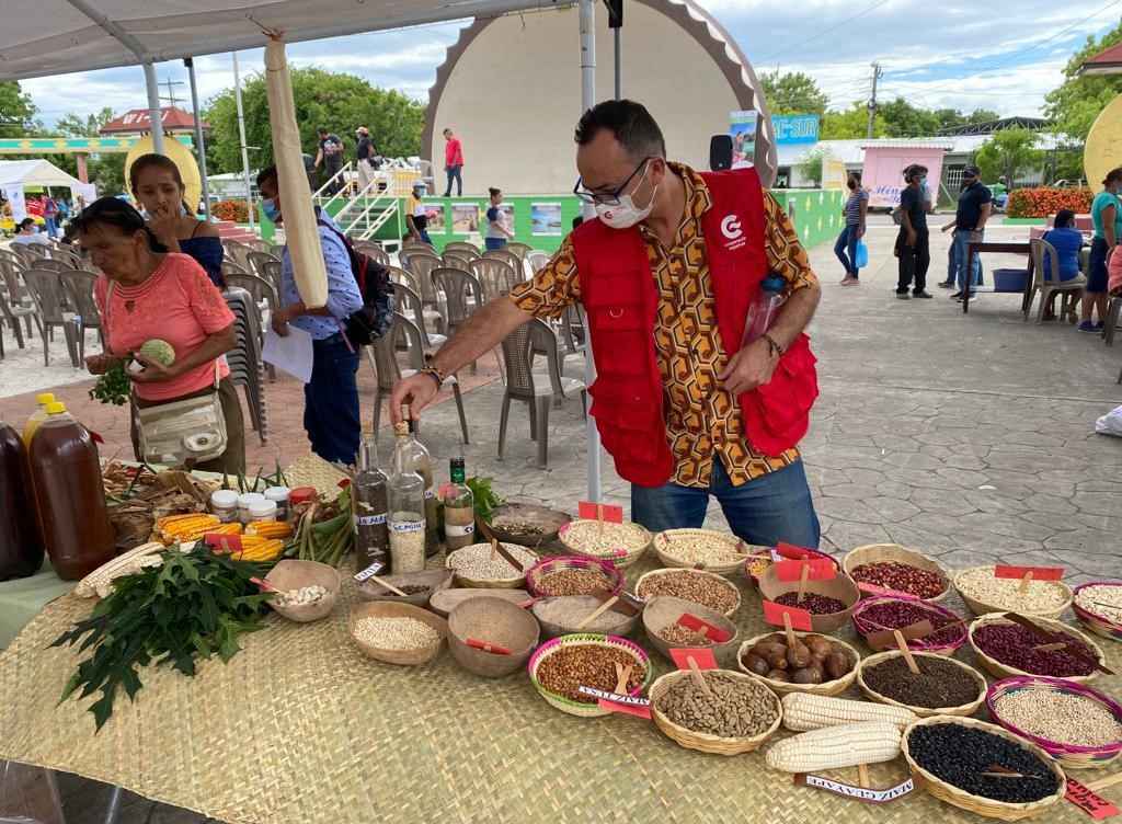 Equipo de la AECID acompañando la actividad.