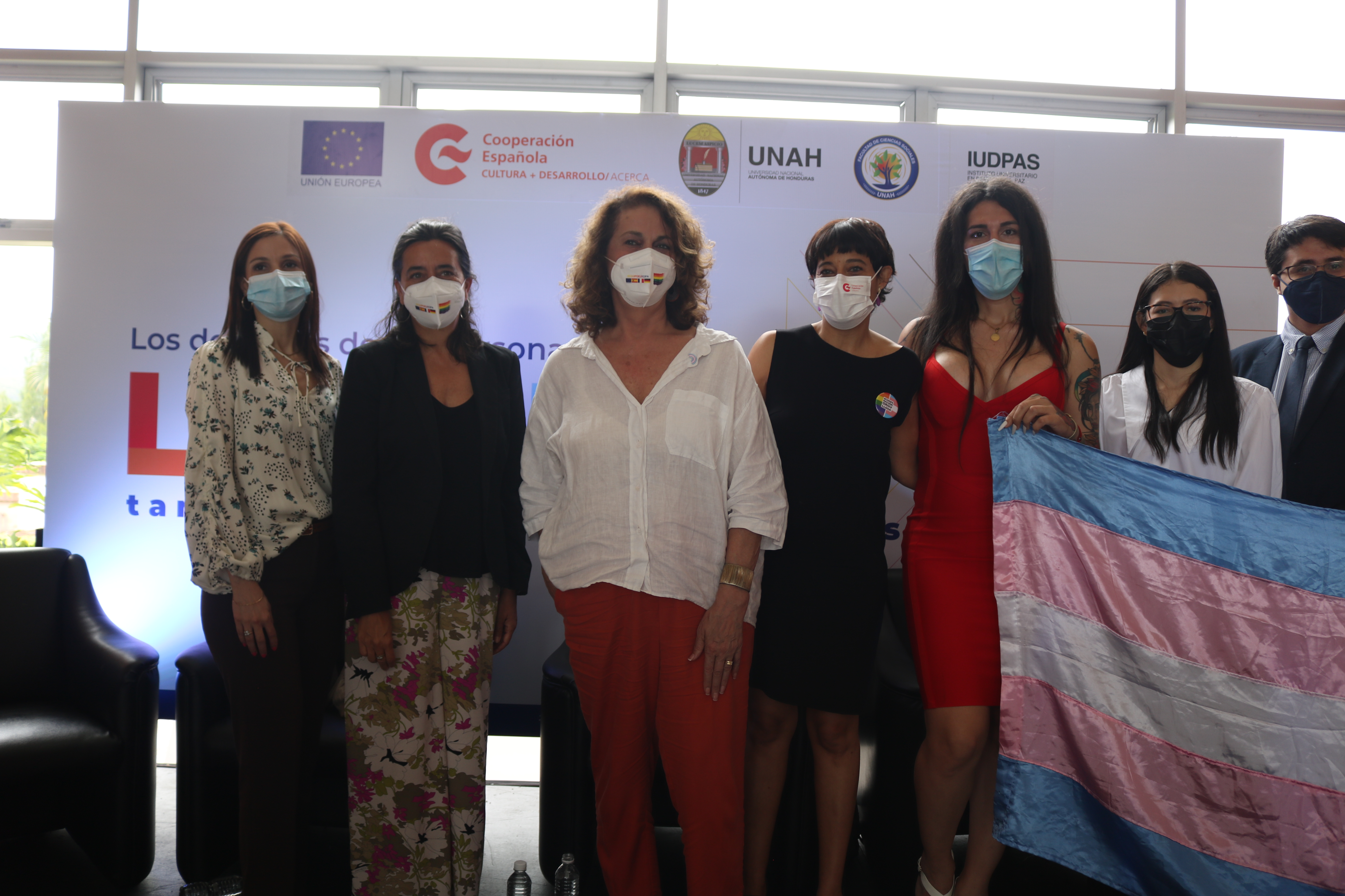 La política, actriz y activista Carla Antonelli, culmina con éxito su visita a Honduras