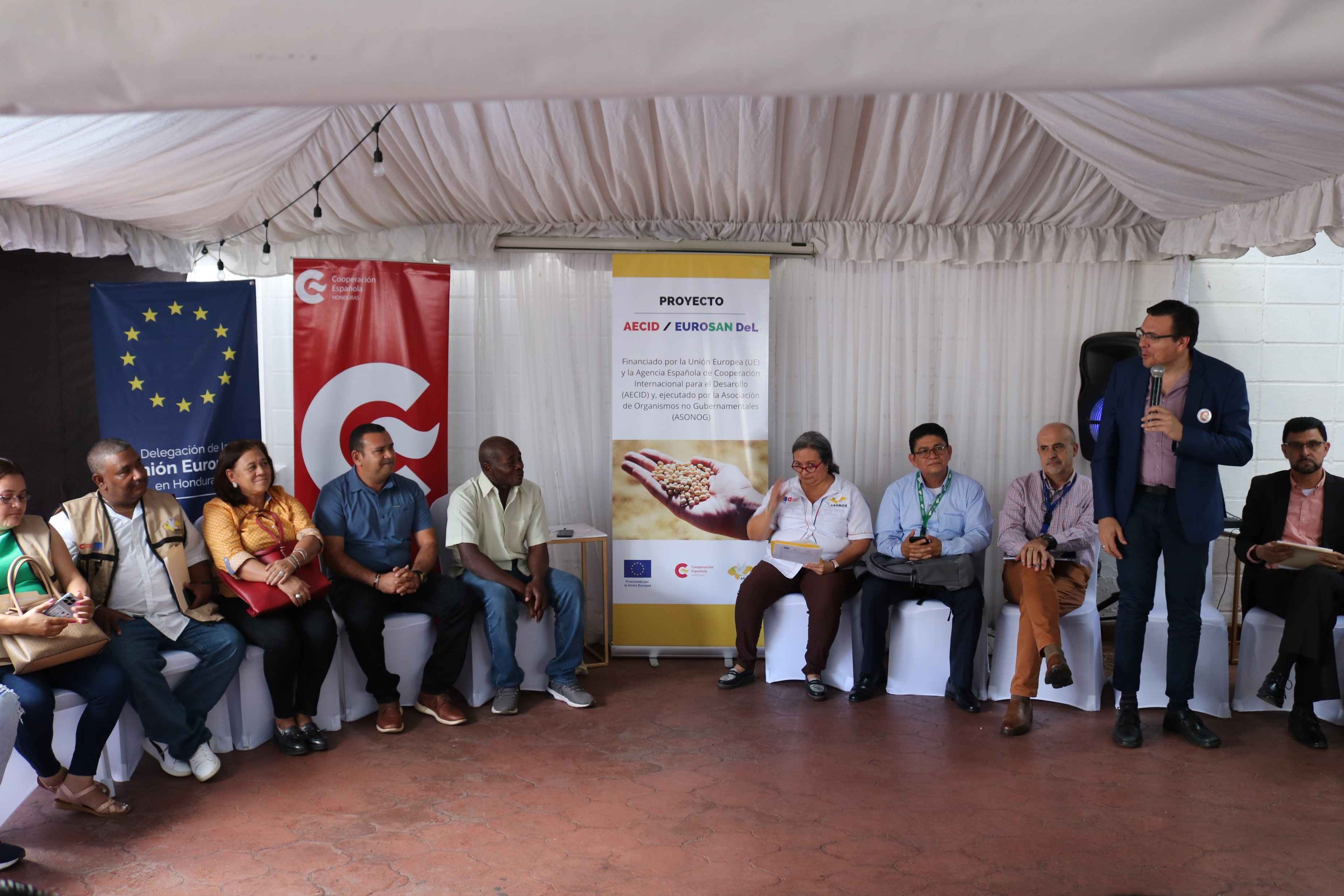 Fortalecen la transparencia y la participación ciudadana con la entrega de equipo de cómputo a las CCT de 39 municipios