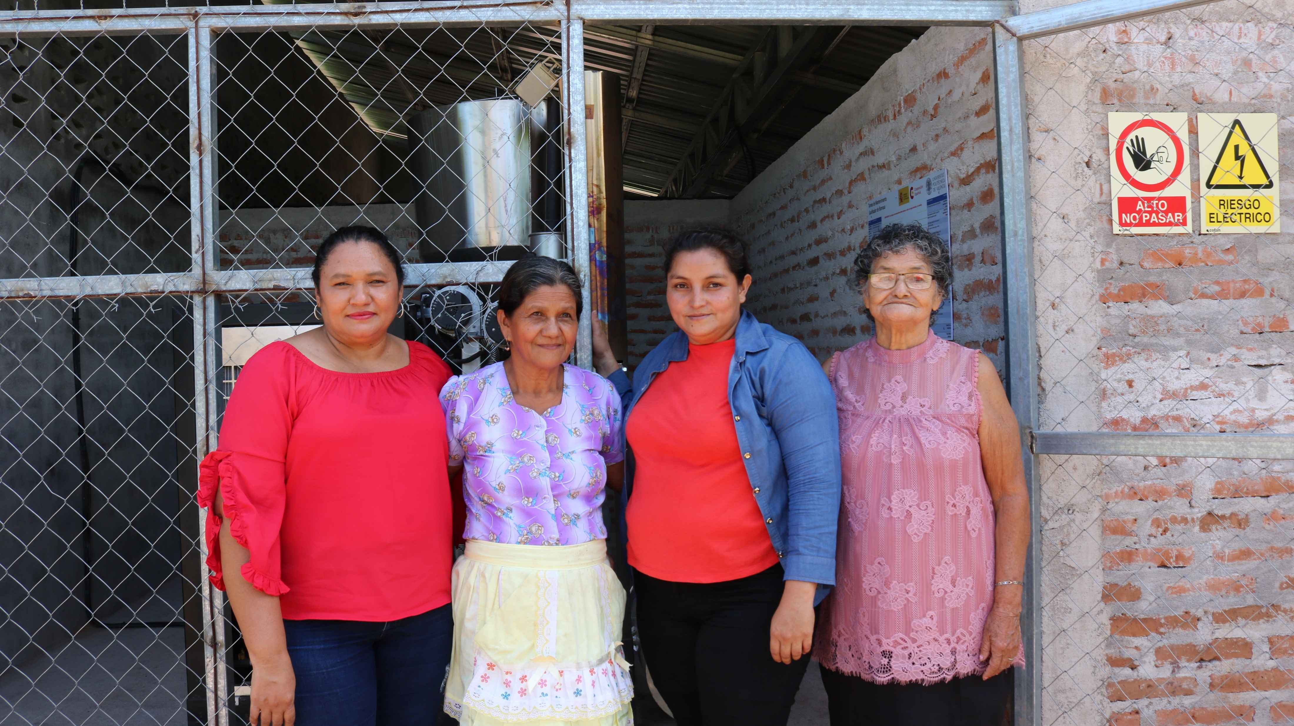 El Santuario en Choluteca iluminado por primera vez gracias a un innovador proyecto de energía limpia