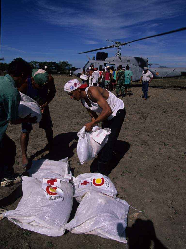 Después de 25 años del destructivo paso del Huracán Mitch, la Red Humanitaria hace un llamado a la colaboración y la acción contra el cambio climático en Honduras