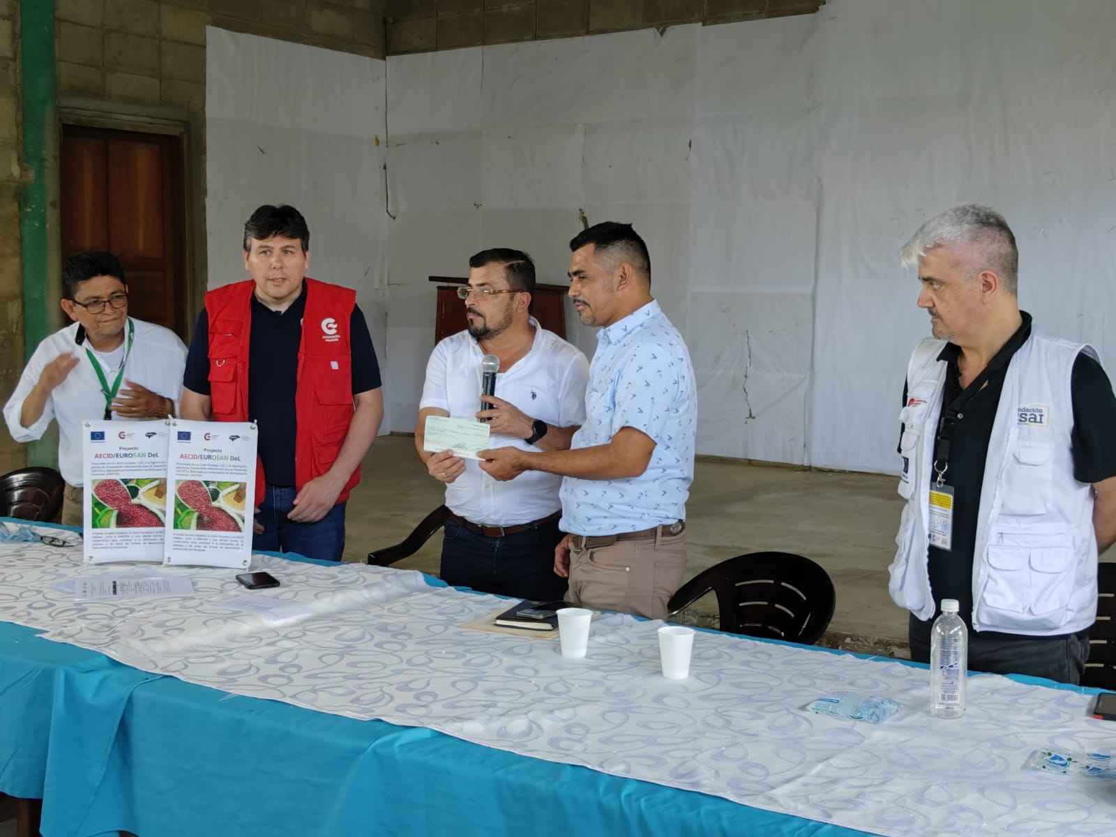Entrega de subvenciones a los municipios de Ahuas y Wampusirpi