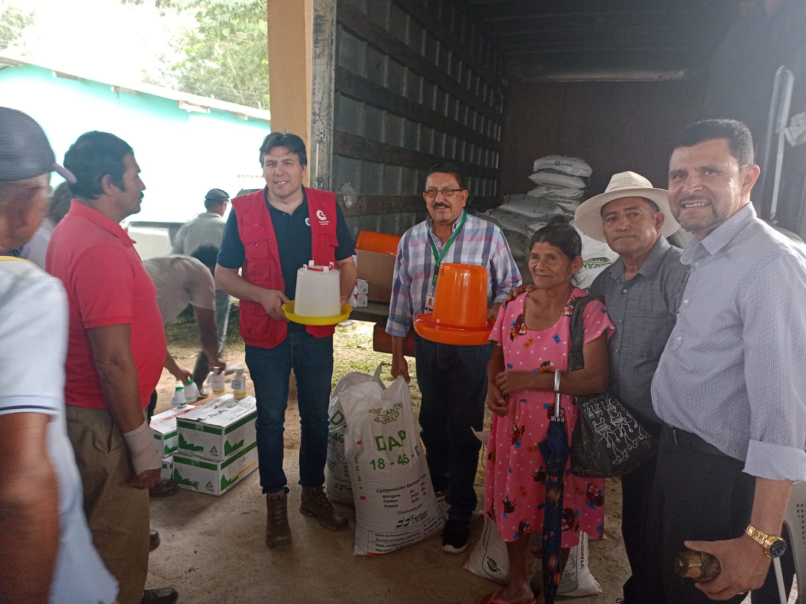 Financiadas iniciativas productivas que benefician a 578 personas del municipio de Balfate, Colón.