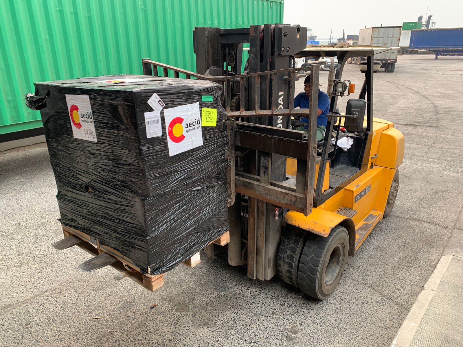 Embajador de España y la Oficina de Acción Humanitaria de la AECID realizan visita técnica a Roatán tras el incendio del hospital 